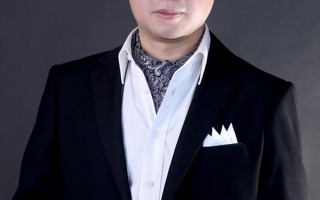 他用手工制作的陀飞轮怀表 向工匠精神致敬