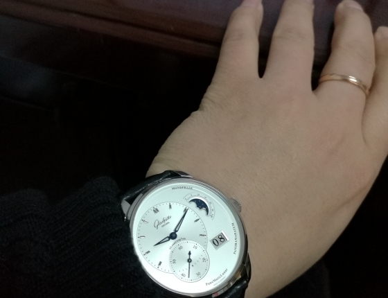 儒雅低调 商务人士首选 戴了快两个月的格拉苏蒂原创90-02腕表