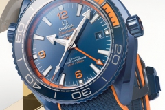 工艺革新 色彩碰撞 欧米茄海马系列海洋宇宙 “ 碧海之蓝 ” 腕表