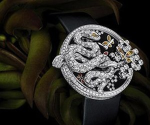 美感与诗意 卡地亚蛇形装饰手表