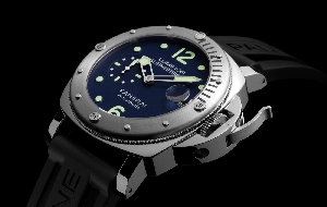 线上专属 沛纳海推出Luminor Submersible Acciaio PAM00731限量腕表