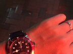 泰国偶遇小红盾 成功解毒帝舵启承系列79230R-黑色织纹表带腕表