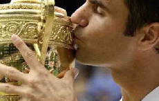 表界王者 x 网坛传奇 ：Roger Federer腕上的劳力士Datejust