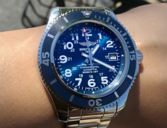 大海般的颜色 入手百年灵蓝盘超级海洋42 mm