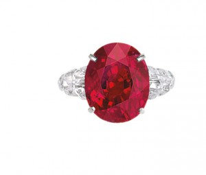 “鸽血红”钻石戒指现身苏富比香港秋季拍卖，再次以天价成交！