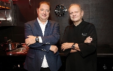 著名星级主厨乔尔·卢布松出席宝珀BLANCPAIN纽约专卖店开幕典礼