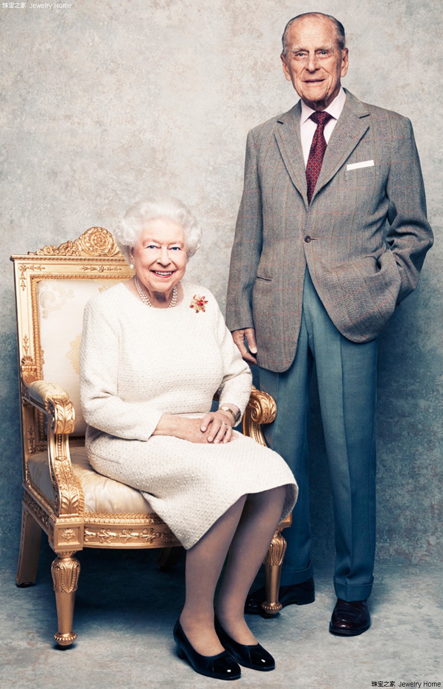 70周年白金婚纪念，女王用实力证明了戴着胸针的肩膀并不孤单