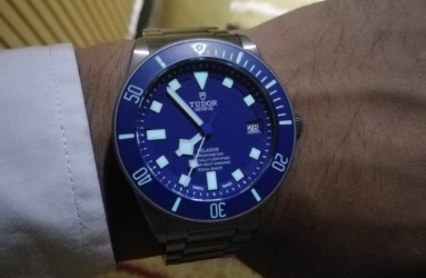 入手已有一些时日 最喜欢的帝舵蓝盘手表没有之一