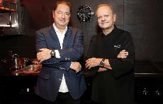 著名星级主厨乔尔·卢布松(Joël Robuchon) 出席宝珀Blancpain纽约专卖店开幕典礼