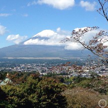 美女也疯狂 劳力士蓝色游艇入手记