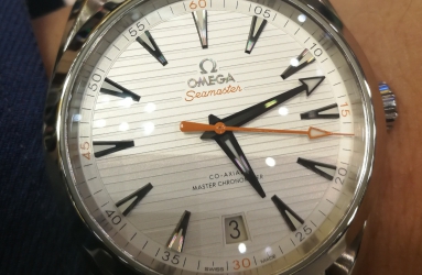 趁着合适的机会拿下 购入海马AQUA TERRA 150白盘橙针
