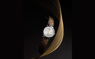 路易威登 Tambour Slim Metallic Flower 腕表