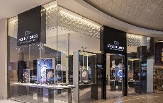 雅克德罗迪拜购物中心新店开张，传统与现代的完美结合