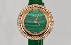 明亮迷人 品鉴Piaget伯爵Possession孔雀石绿腕表G0A43087