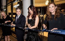 浪琴表与品牌优雅形象大使艾西瓦娅·雷联袂欢迎2018女皇指挥棒来到悉尼最新开幕的浪琴表专卖店