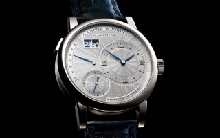 朗格推出Lange 1 Daymatic东京精品店十周年限量腕表