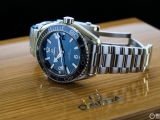 蓝色最适合潜水表 入手欧米茄海马PO8900