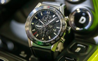 TAG Heuer泰格豪雅推出两款阿斯顿·马丁特别版计时码表