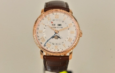 经典之作 实拍宝珀Blancpain经典系列两地时全历月相红金腕表