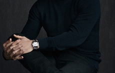 先锋之铭，当代典范 杰克·吉伦哈尔（Jake Gyllenhaal）演绎 全新Santos de Cartier卡地亚山度士系列腕表