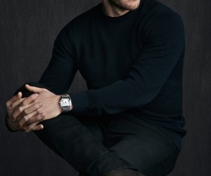 先锋之铭，当代典范 杰克·吉伦哈尔（Jake Gyllenhaal）演绎 全新Santos de Cartier卡地亚山度士系列腕表
