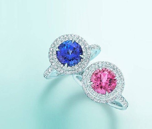 坦桑石、粉色蓝宝石、红碧玺，Tiffany Soleste还你一场彩宝盛宴