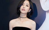 戴上Tasaki优雅叛逆的珍珠，跟着丫丫一起做酷Girl