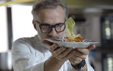 名厨 MASSIMO BOTTURA 演绎全新「PANERAI TRAITS」短片