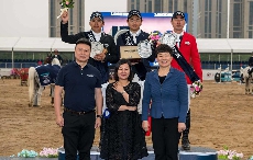 中国骑手蒙全威策骑“Chronos van Sappenleen Z”赢得浪琴表国际马联世界杯障碍赛中国联赛首站赛事