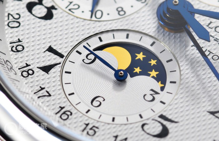 優雅卓越 浪琴制表傳統名匠系列計時月相腕表