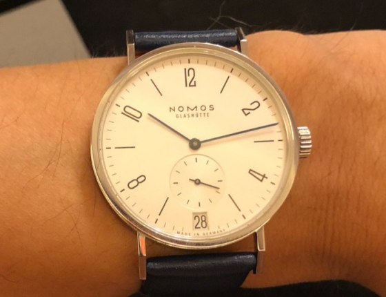 简单到不像块机械表 NOMOS 602上手很舒服