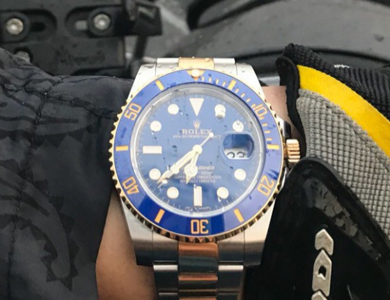 买来立马贴了透明膜 入手劳力士间金蓝水鬼