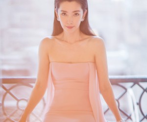 李冰冰佩戴寶齊萊雅麗嘉玫瑰限量珠寶腕表 驚艷亮相2018紐約時裝周