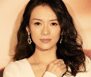 章子怡佩戴布契拉提珠宝 诠释优雅女性魅力