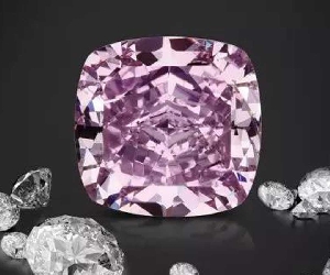 美丽又神秘的紫色钻石 为何价格那么贵