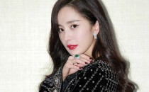 杨幂佩戴PIAGET伯爵高级珠宝腕表亮相第66届圣塞巴斯蒂安国际电影节 
