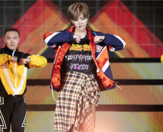 卡地亚点亮鹿晗2018“RE:X”巡回演唱会