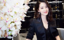 李沁佩戴萧邦L’Heure du Diamant系列耳环 尽显娴雅气质