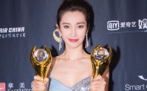 戴比尔斯珠宝相伴李冰冰闪耀出席第十四届中美电影节颁奖典礼
