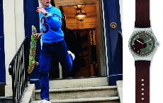 斯沃琪与英国服饰品牌HACKETT首次开启合作之旅