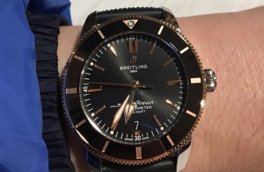 黑金搭配效果出奇好 百年灵超级海洋太养眼