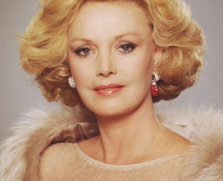 纽约苏富比瑰丽珠宝拍卖会呈献芭芭拉·辛纳屈（Barbara Sinatra）收藏珠宝