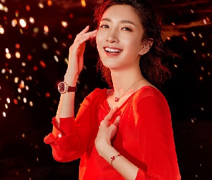 红耀新年绽放中国魅力，施华洛世奇红色天鹅系列闪耀首发