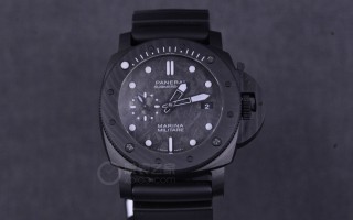 无畏无惧 品鉴沛纳海Submersible Marina Militare Carbotech™ 潜行系列碳纤维腕表