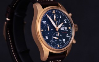 御风飞行 实拍 IWC 万国表全新喷火战机飞行员计时腕表
