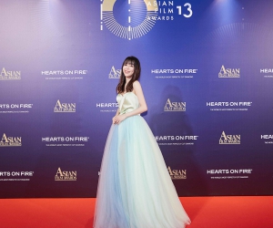 张静初佩戴戴比尔斯高级珠宝 出席亚洲电影大奖颁奖典礼