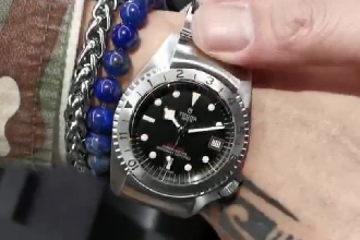 【视频】花臂与潜水表更般配 帝舵推出全新碧湾P01型腕表