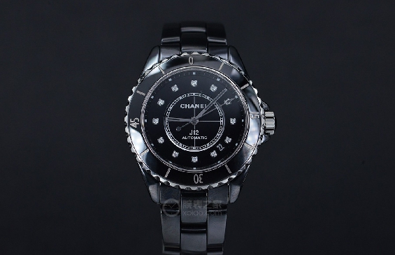 白天不懂夜的黑  香奈儿推出全新J12黑色腕表