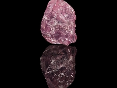 格拉夫购得珍罕非凡的13.33克拉粉红钻石原石