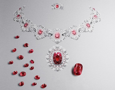 梵克雅宝全新Treasure of Rubies红宝石珍藏高级珠宝系列向红宝石的珍贵与炙热色泽致敬